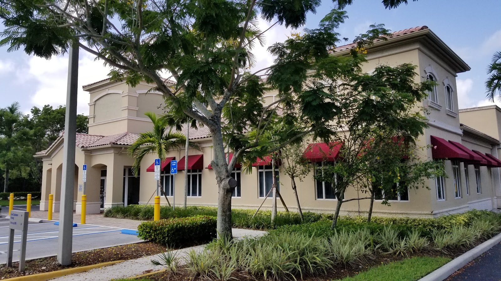 Bank of America (with Drive-thru ATM) » Bank in Weston FL