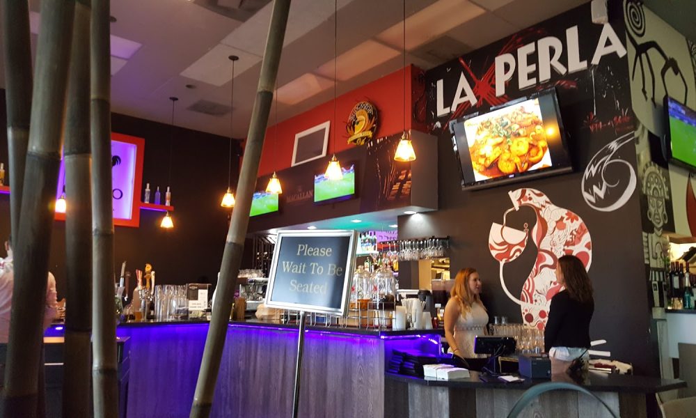 La Perla Seafood Bar &amp; Grill