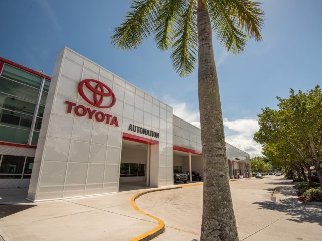 AutoNation Toyota Weston