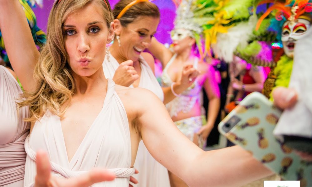 HORA LOCA / BLACK AND WINE EVENTS